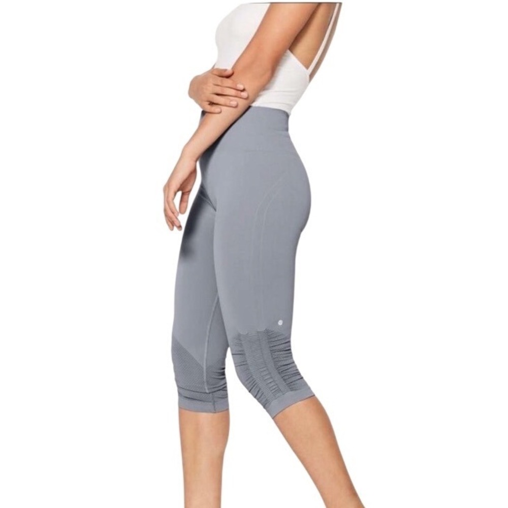 (B11) Lululemon x Taryn Toomey Collab Awakening 17" Cropped Leggings - Size 6